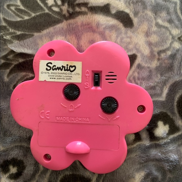 HELLO KITTY Alarm Clock - Picture 2 of 3